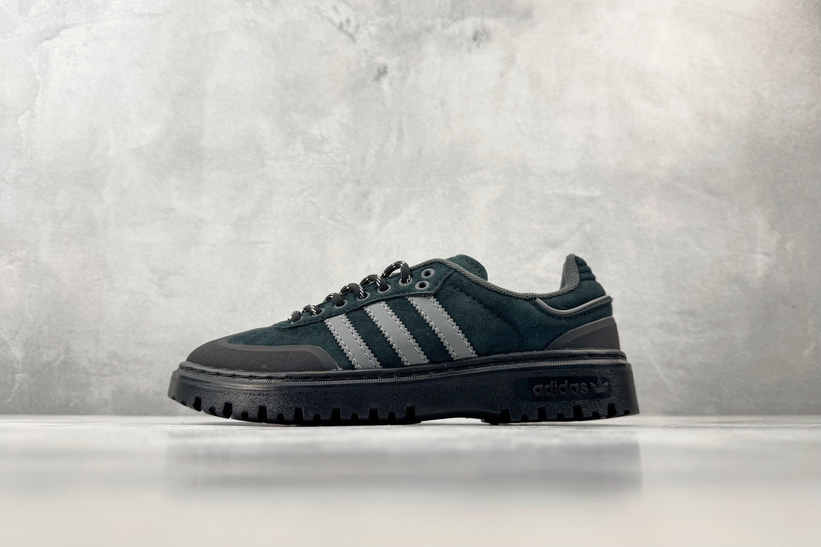 R 版出口订单 adidas originals Samba 黑色 货号:JR5704 尺码:35.5 36 36.5 R 版出口订单 adidas originals Samba 黑色 货号:JR5704 尺码:35.5 36 36.5