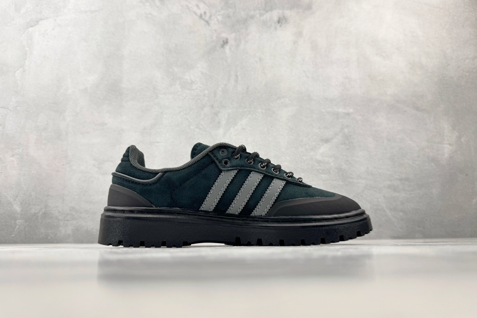 R 版出口订单 adidas originals Samba 黑色 货号:JR5704 尺码:35.5 36 36.5 R 版出口订单 adidas originals Samba 黑色 货号:JR5704 尺码:35.5 36 36.5