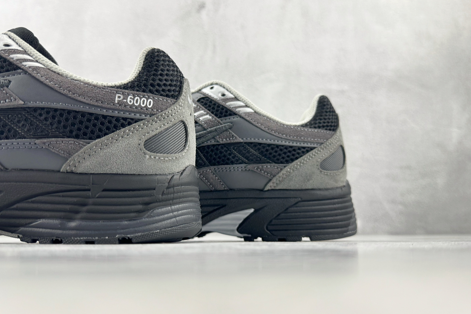 HN Nike P-6000 黑色 货号：HF0015-002 尺码：36 36.5 37 38.5 39 40 40.