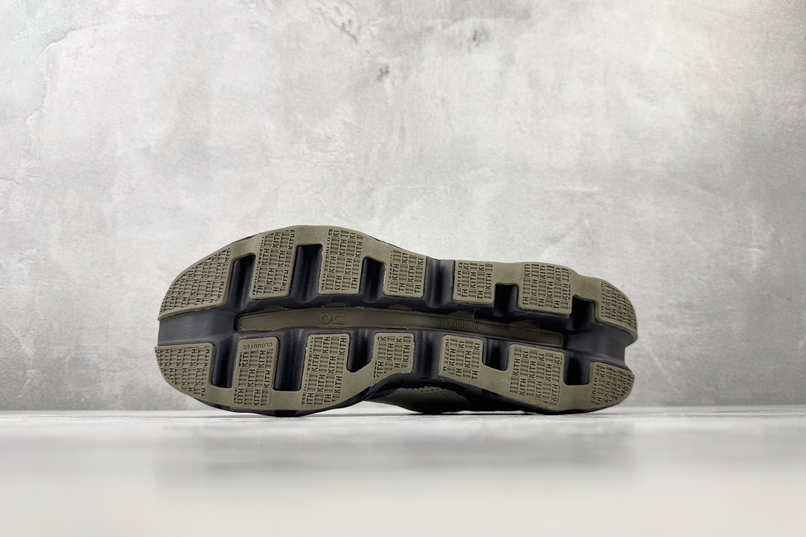 HC On × KITH K-Tech 2 橄榄绿 货号 ：3MG 尺码：36 36.5 37 38.5 39 40 4