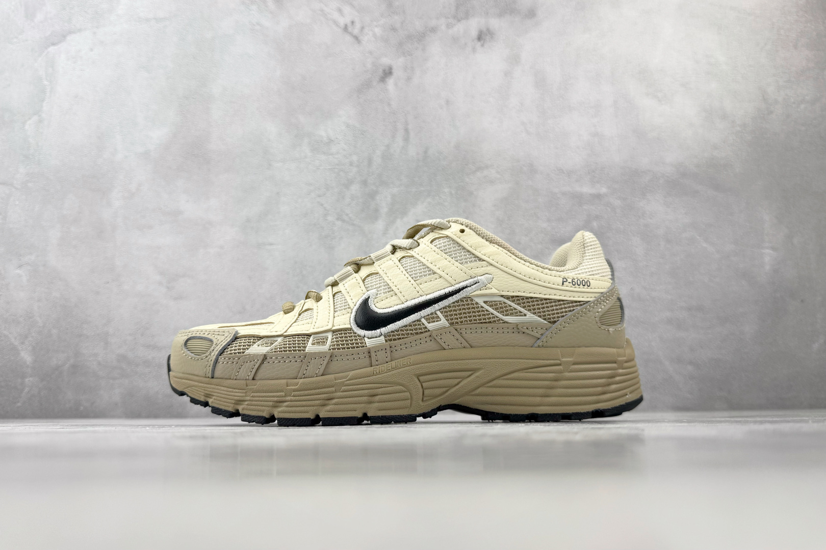 PF 原鞋开发 原数据档案 Nike P-6000 卡其灰 货号:IH8042 100 尺码:36 36.5 37.5 PF 原鞋开发 原数据档案 Nike P-6000 卡其灰 货号:IH8042 100 尺码:36 36.5 37.5