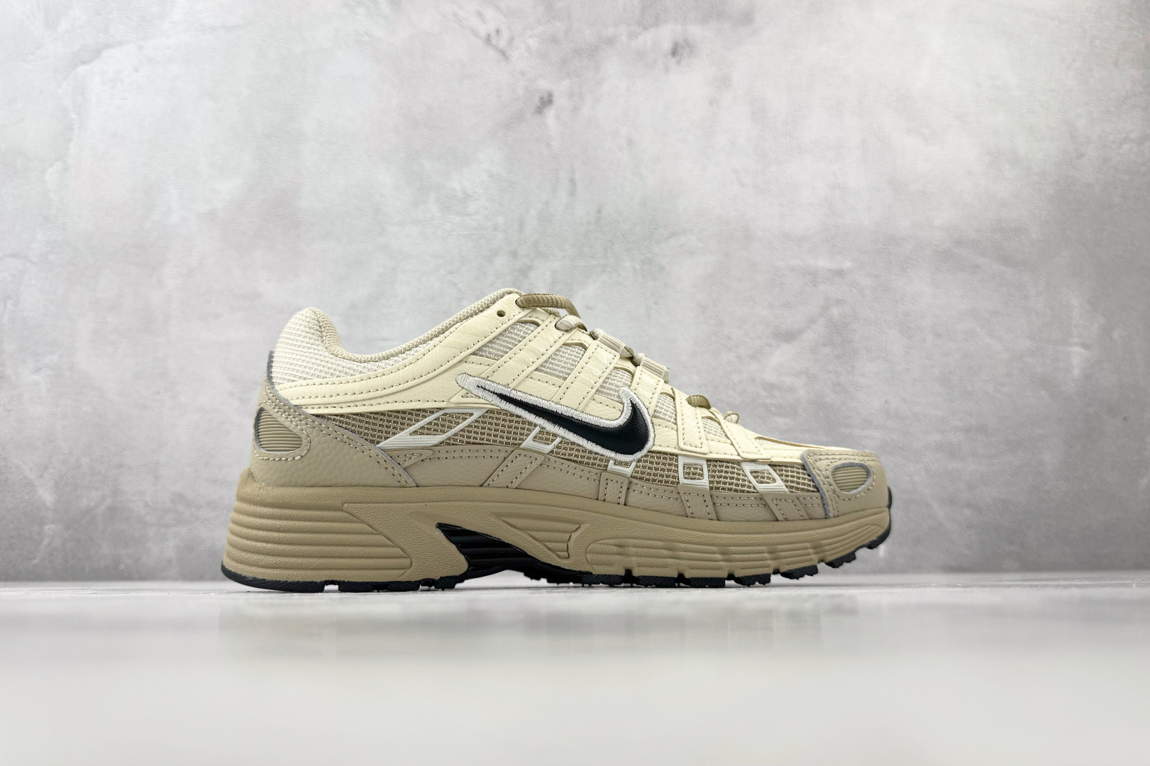 PF 原鞋开发 原数据档案 Nike P-6000 卡其灰 货号:IH8042 100 尺码:36 36.5 37.5 PF 原鞋开发 原数据档案 Nike P-6000 卡其灰 货号:IH8042 100 尺码:36 36.5 37.5