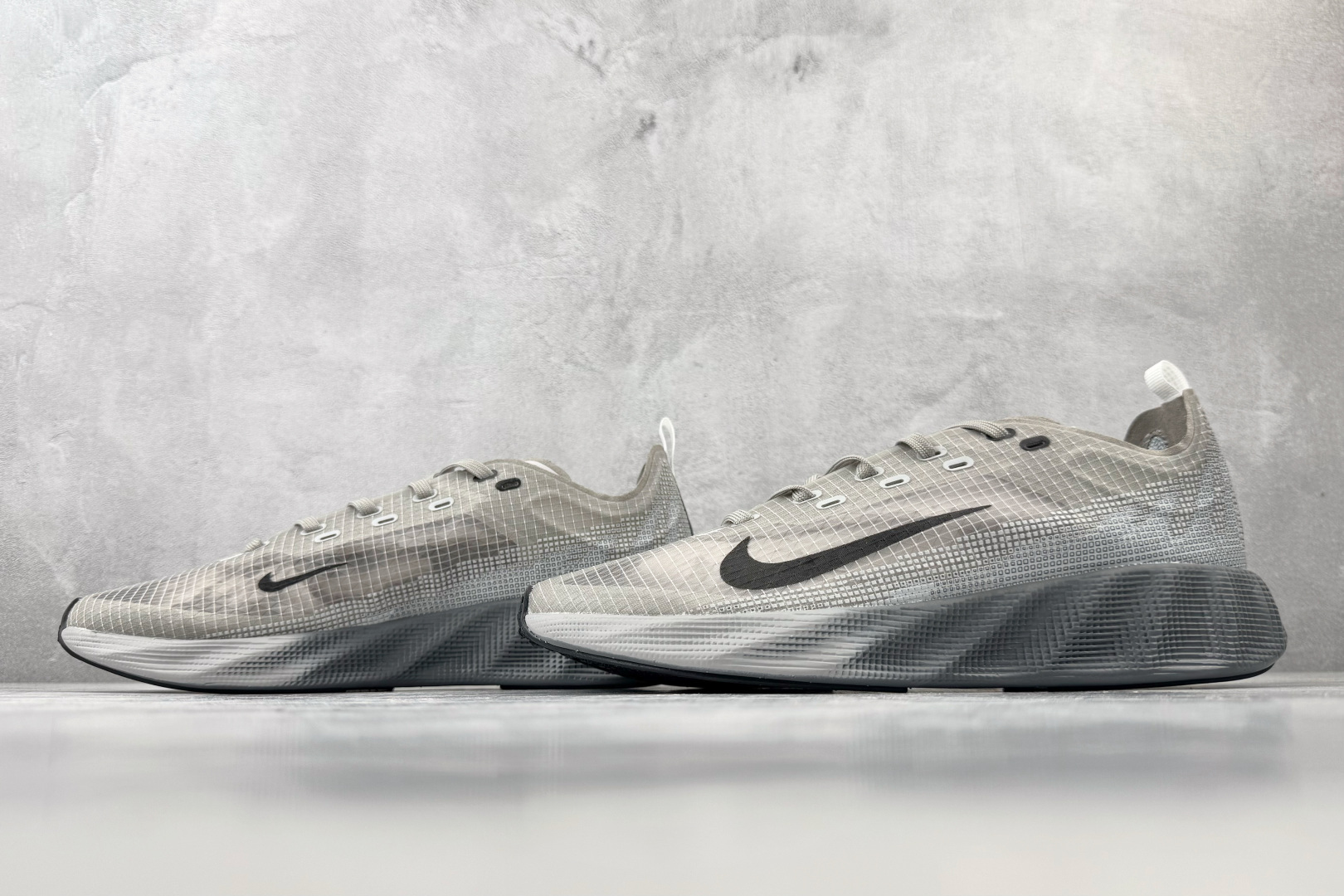 ST Nike AVA X 灰色 货号：HM9697-001 尺码：40 40.5 41 42 42.5 43 44 4