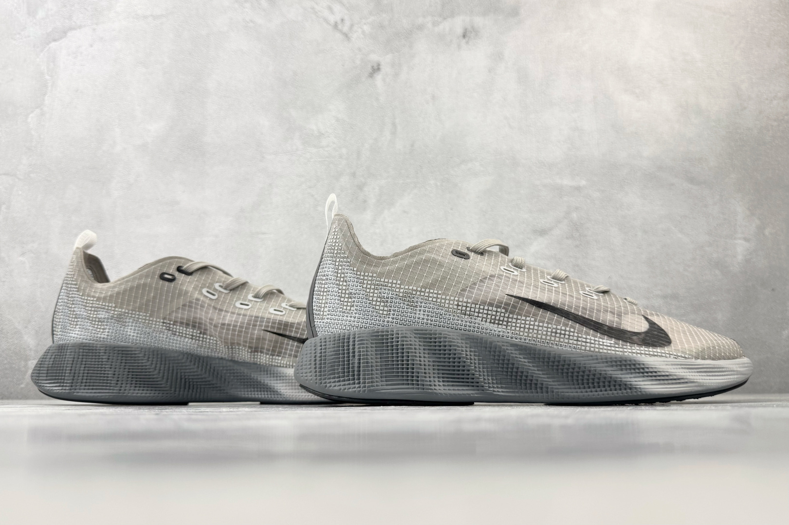ST Nike AVA X 灰色 货号：HM9697-001 尺码：40 40.5 41 42 42.5 43 44 4