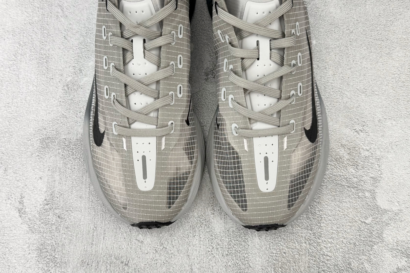 ST Nike AVA X 灰色 货号：HM9697-001 尺码：40 40.5 41 42 42.5 43 44 4