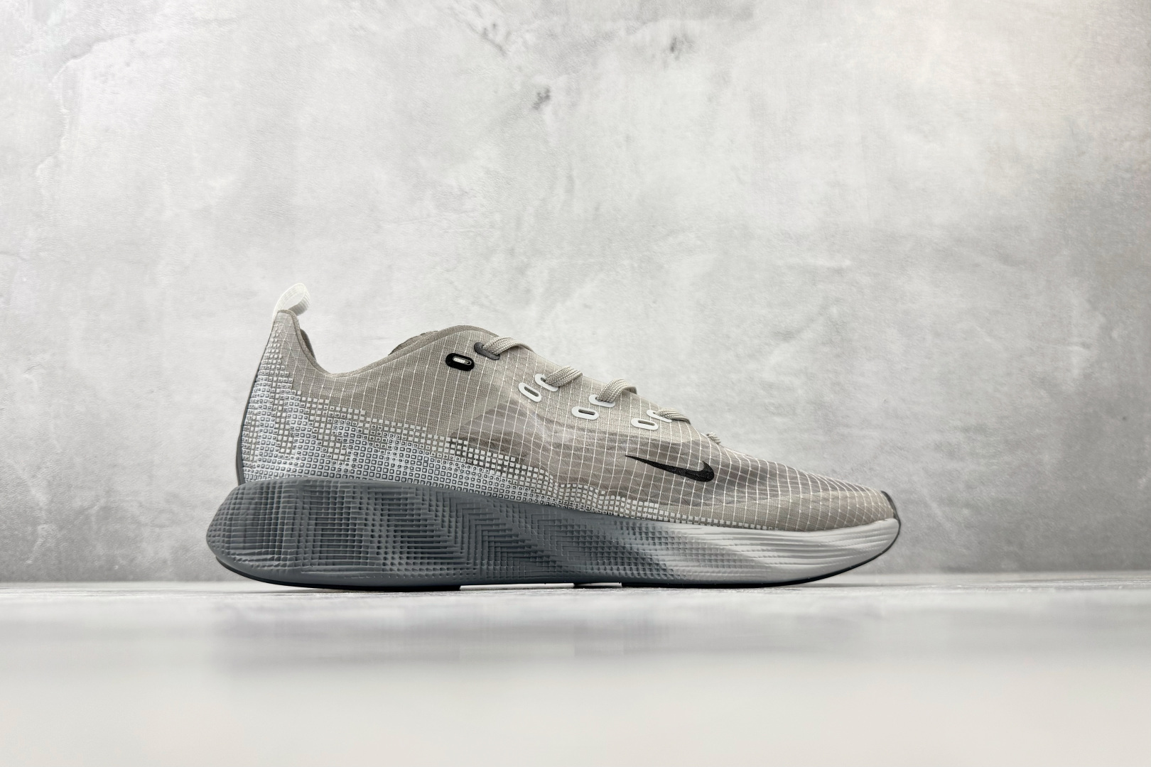 ST Nike AVA X 灰色 货号：HM9697-001 尺码：40 40.5 41 42 42.5 43 44 4