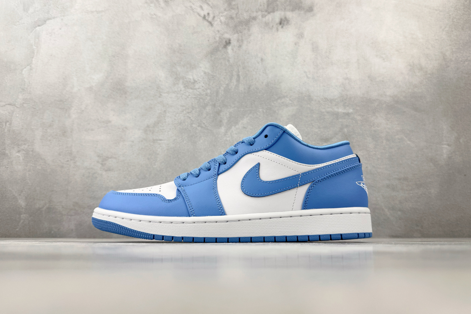 Mok Jordan Air Jordan 1 university blue 大学蓝 货号:AO9944-441 尺码 Mok Jordan Air Jordan 1 university blue 大学蓝 货号:AO9944-441 尺码