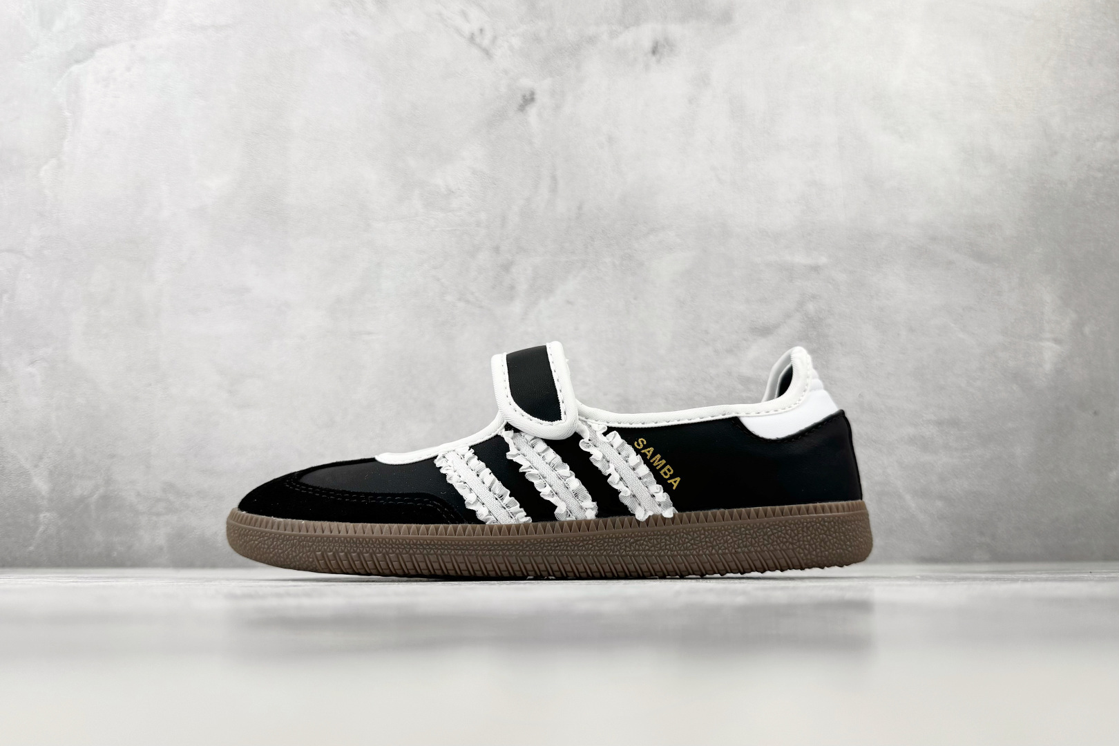 R 版出口订单 adidas originals Samba Jane 黑色 货号:KZ6690 尺码:35.5 36 R 版出口订单 adidas originals Samba Jane 黑色 货号:KZ6690 尺码:35.5 36
