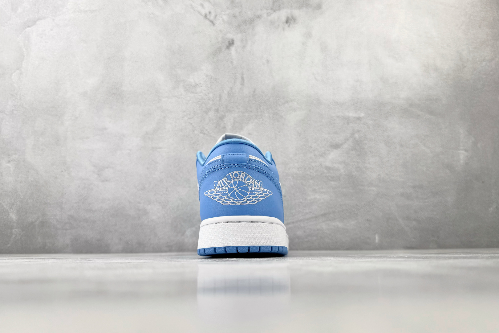 Mok Jordan Air Jordan 1 university blue 大学蓝 货号:AO9944-441 尺码 Mok Jordan Air Jordan 1 university blue 大学蓝 货号:AO9944-441 尺码