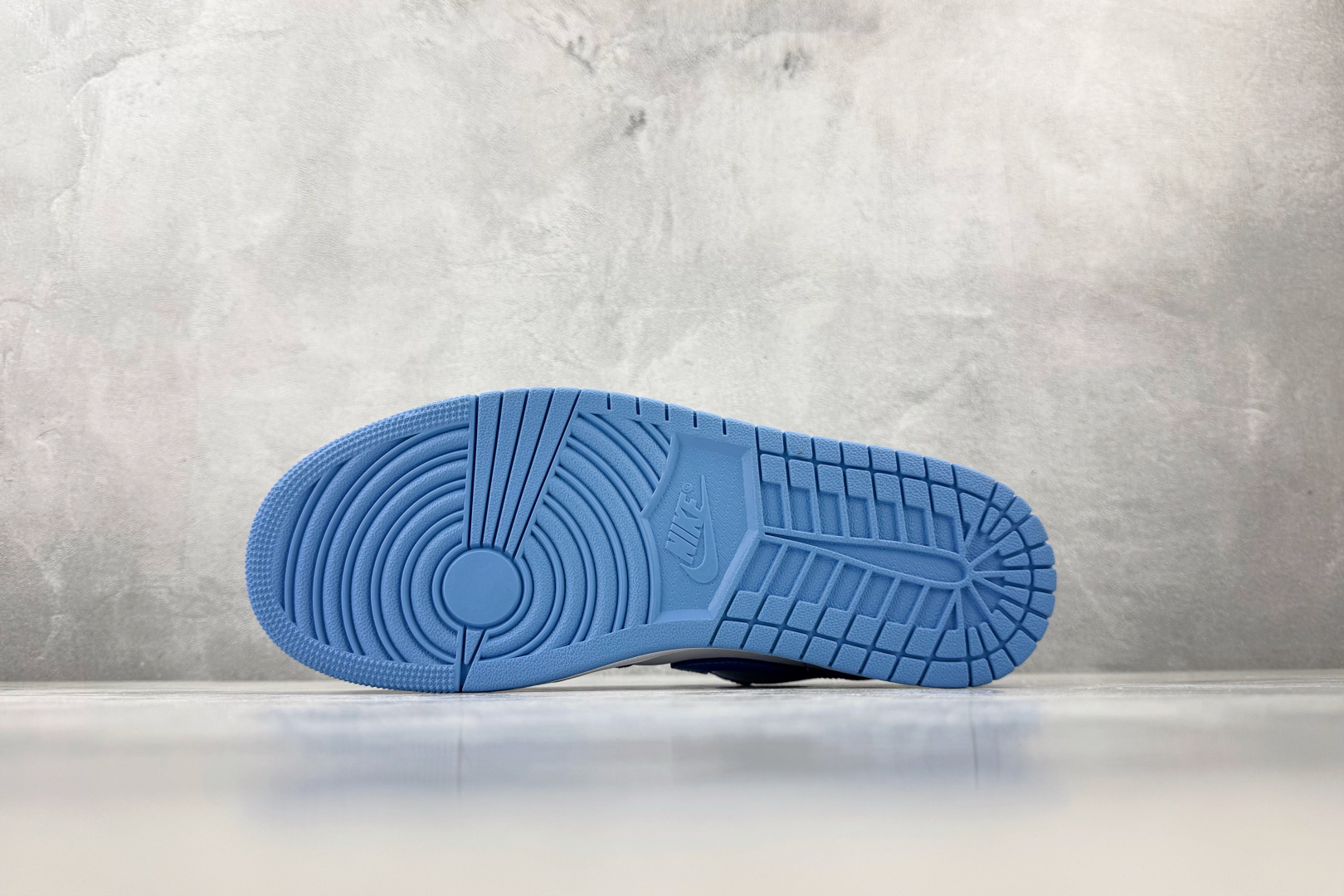 Mok Jordan Air Jordan 1 university blue 大学蓝 货号:AO9944-441 尺码 Mok Jordan Air Jordan 1 university blue 大学蓝 货号:AO9944-441 尺码