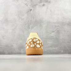 R 版出口订单 adidas originals SAMBA OG 棕白 货号:KJ7447 尺码:35.5 36 36 R 版出口订单 adidas originals SAMBA OG 棕白 货号:KJ7447 尺码:35.5 36 36