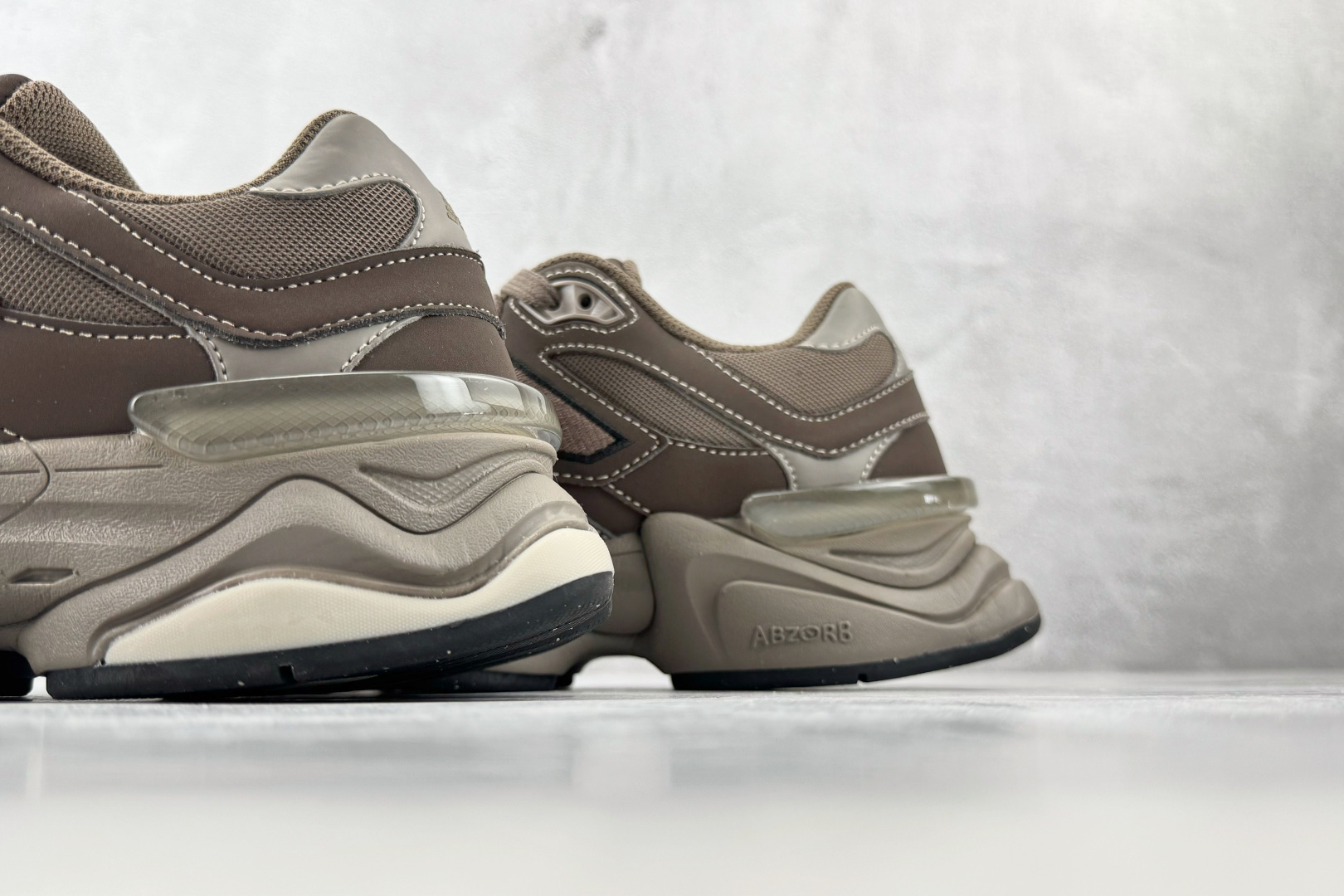 M版 纯原标杆 品质无敌 New Balance NB 9060 棕色 货号:U 尺码:36 36.5 37.5 38 M版 纯原标杆 品质无敌 New Balance NB 9060 棕色 货号:U 尺码:36 36.5 37.5 38