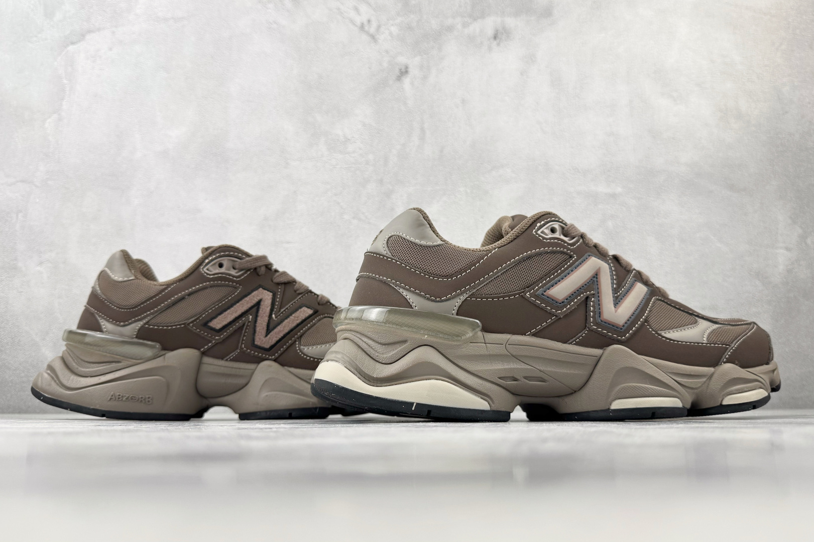 M版 纯原标杆 品质无敌 New Balance NB 9060 棕色 货号:U 尺码:36 36.5 37.5 38 M版 纯原标杆 品质无敌 New Balance NB 9060 棕色 货号:U 尺码:36 36.5 37.5 38