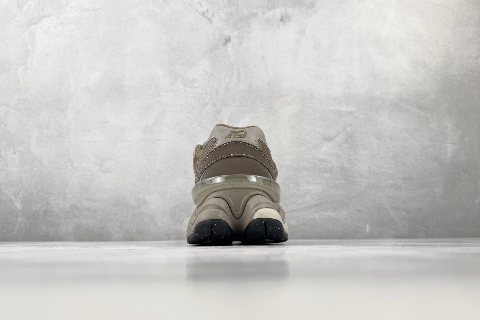 M版 纯原标杆 品质无敌 New Balance NB 9060 棕色 货号:U 尺码:36 36.5 37.5 38 M版 纯原标杆 品质无敌 New Balance NB 9060 棕色 货号:U 尺码:36 36.5 37.5 38