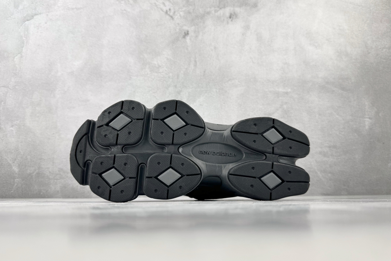 M版 纯原标杆 品质无敌 New Balance NB 9060 黑色 货号:UE 尺码:36 36.5 37.5 38 M版 纯原标杆 品质无敌 New Balance NB 9060 黑色 货号:UE 尺码:36 36.5 37.5 38