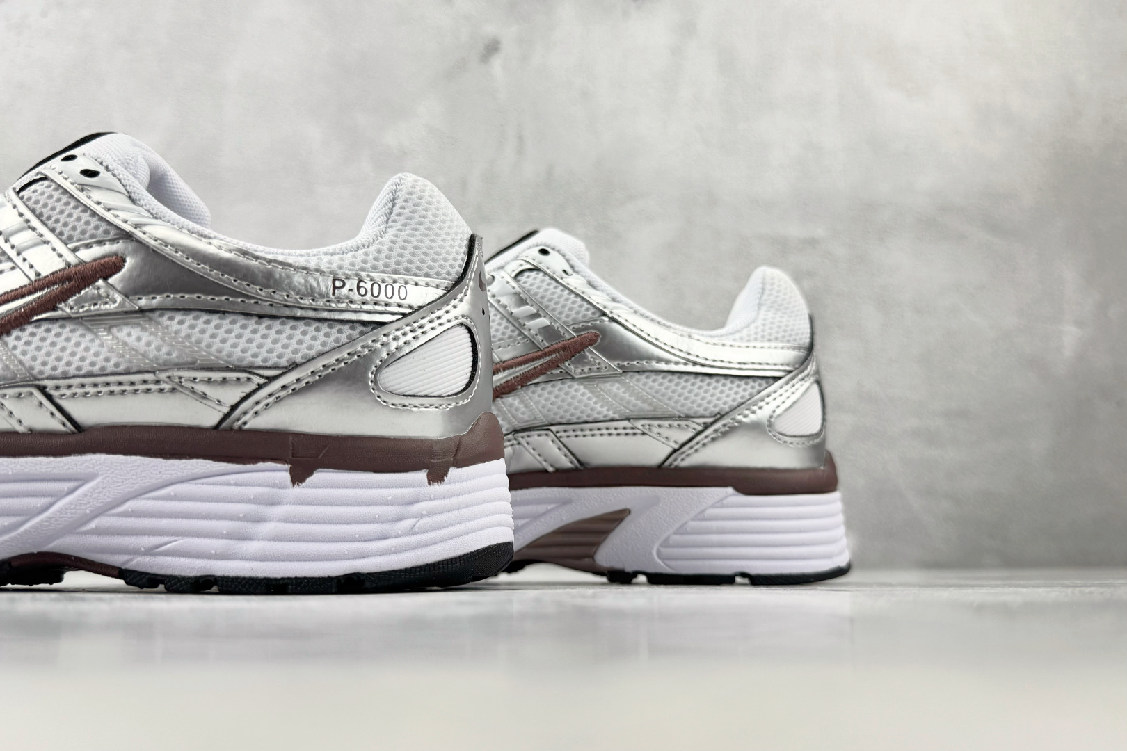 HN Nike P-6000 白银 货号：BV1021-110 尺码：36 36.5 37 38.5 39 40 40.