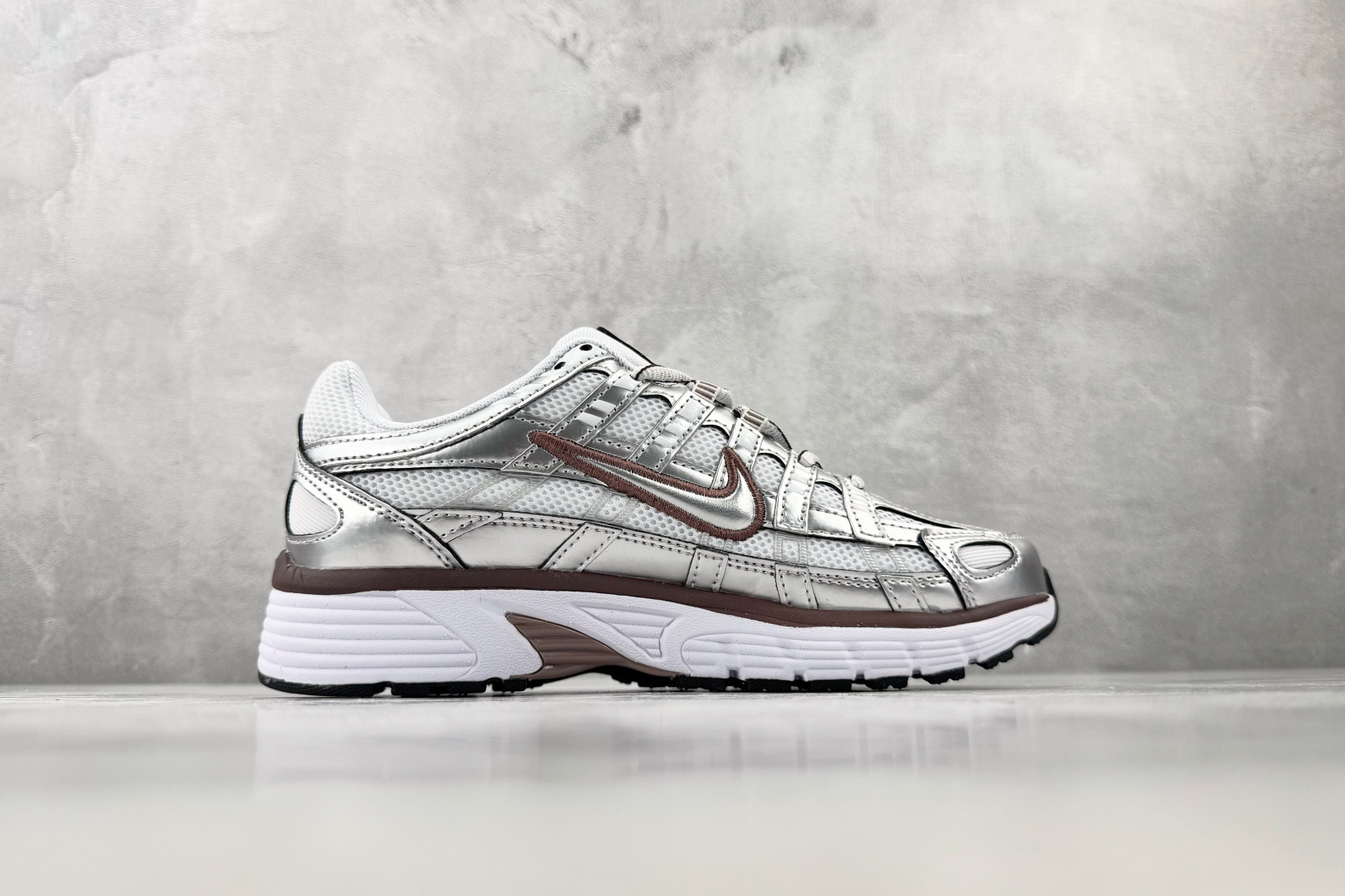 HN Nike P-6000 白银 货号：BV1021-110 尺码：36 36.5 37 38.5 39 40 40.