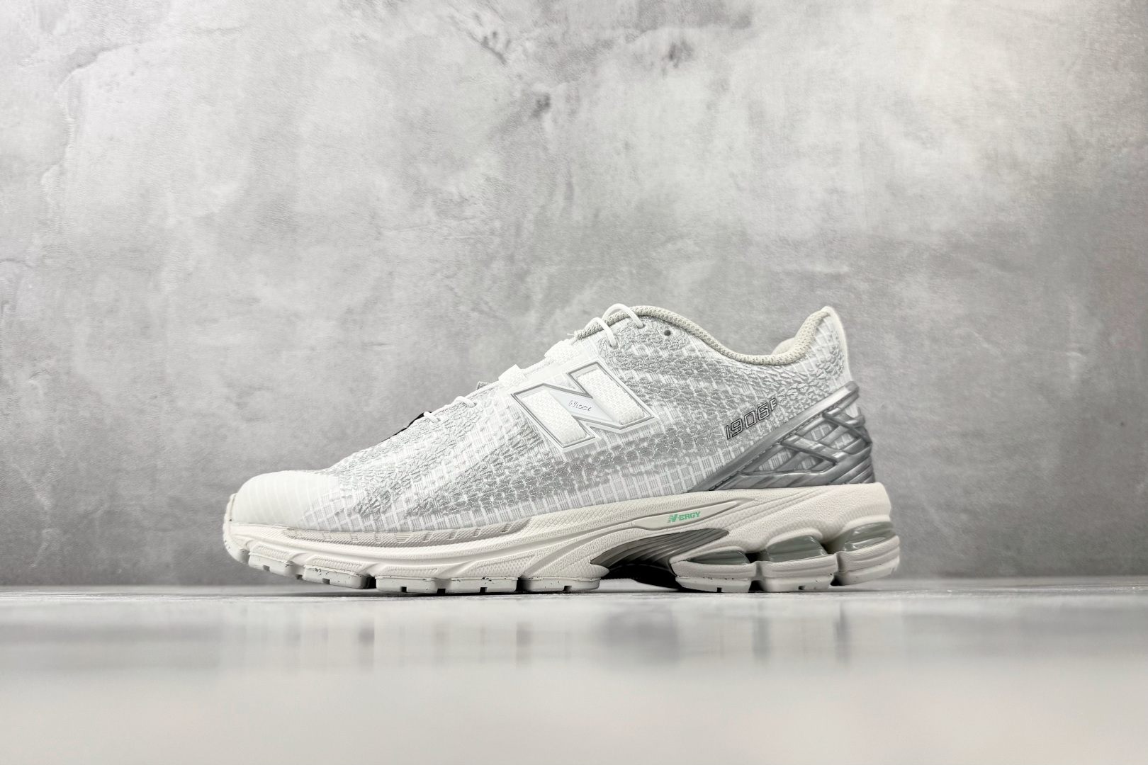 FC 纯原出品 New Balance NB 1906F 白银 货号:UX 尺码:36 36.5 37.5 38 38. FC 纯原出品 New Balance NB 1906F 白银 货号:UX 尺码:36 36.5 37.5 38 38.