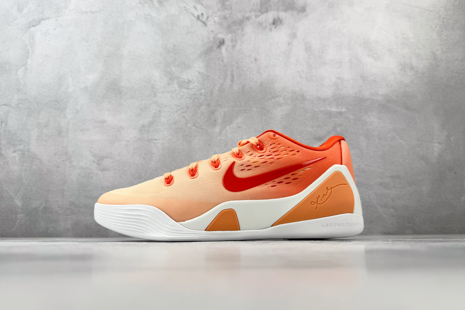 S2 Nike Kobe 9 Elite EM Protro WNBA 橙色 货号:IM6119-800 尺码:40.5 S2 Nike Kobe 9 Elite EM Protro WNBA 橙色 货号:IM6119-800 尺码:40.5