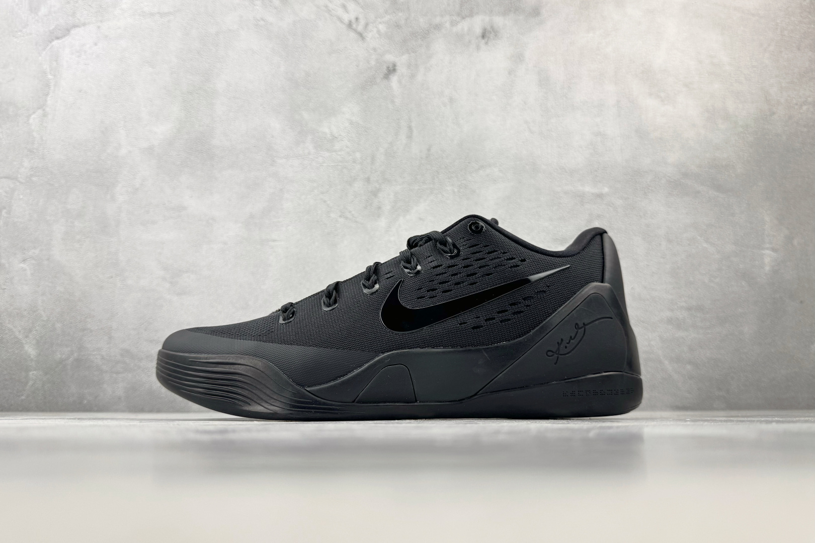 S2 Nike Kobe 9 Elite 黑色 货号:IH5095-002 尺码:40.5 41 42 42.5 43 S2 Nike Kobe 9 Elite 黑色 货号:IH5095-002 尺码:40.5 41 42 42.5 43
