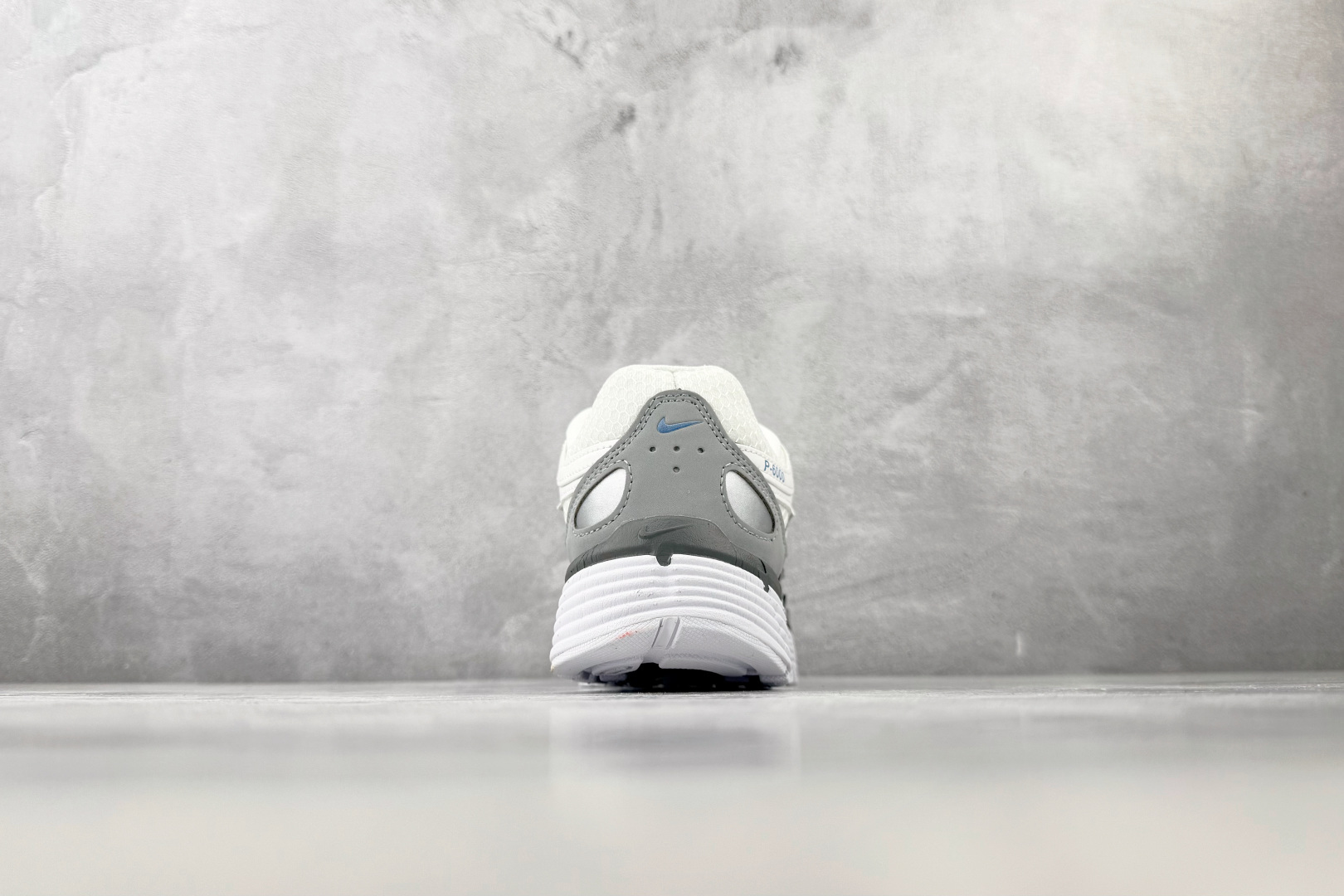 PF 原鞋开发 原数据档案 Nike P-6000 白灰蓝 货号:IR1477 121 尺码:36 36.5 37.5 PF 原鞋开发 原数据档案 Nike P-6000 白灰蓝 货号:IR1477 121 尺码:36 36.5 37.5