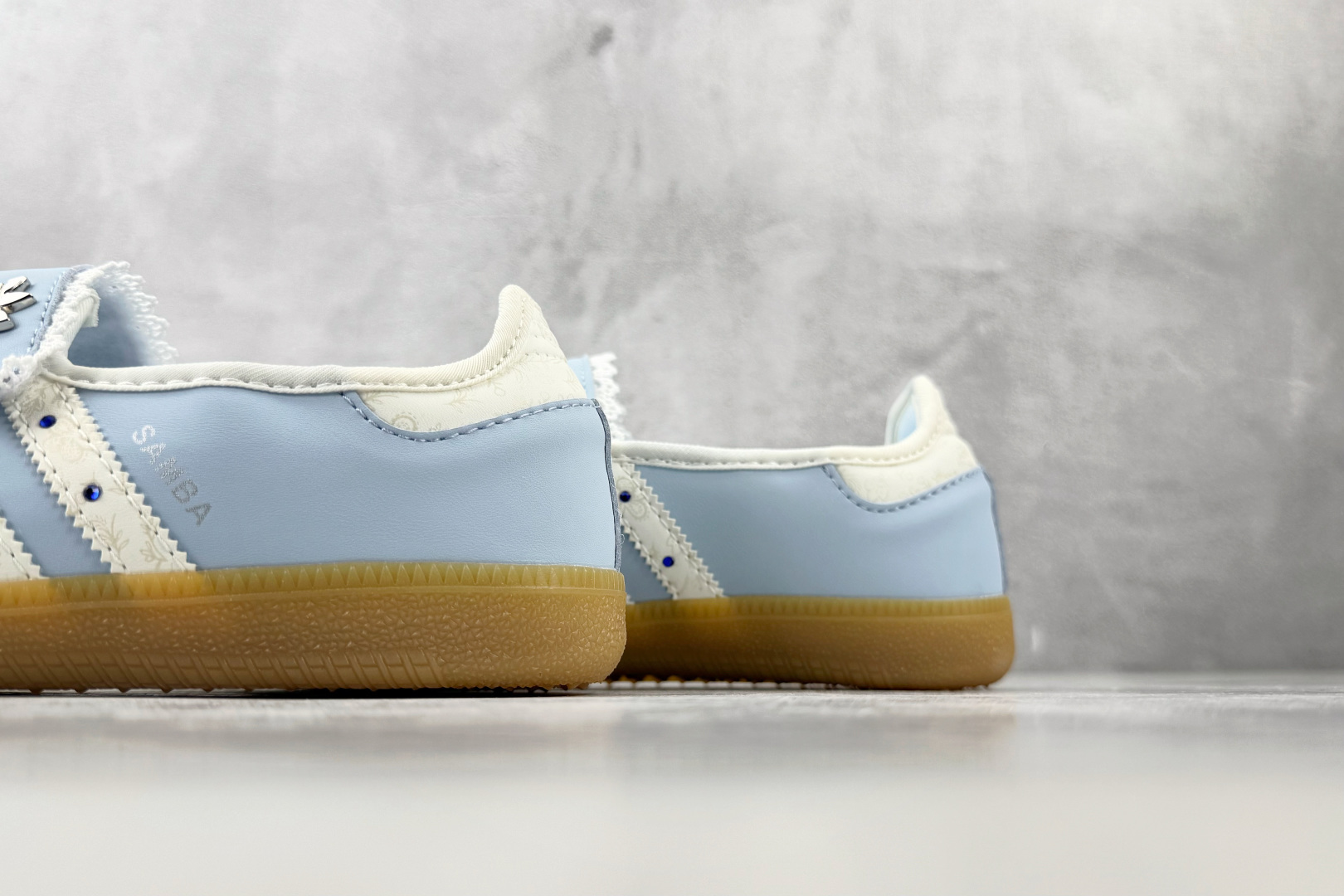 R 版出口订单 adidas originals Samba Jane summer glow 蓝色 货号：LA5345