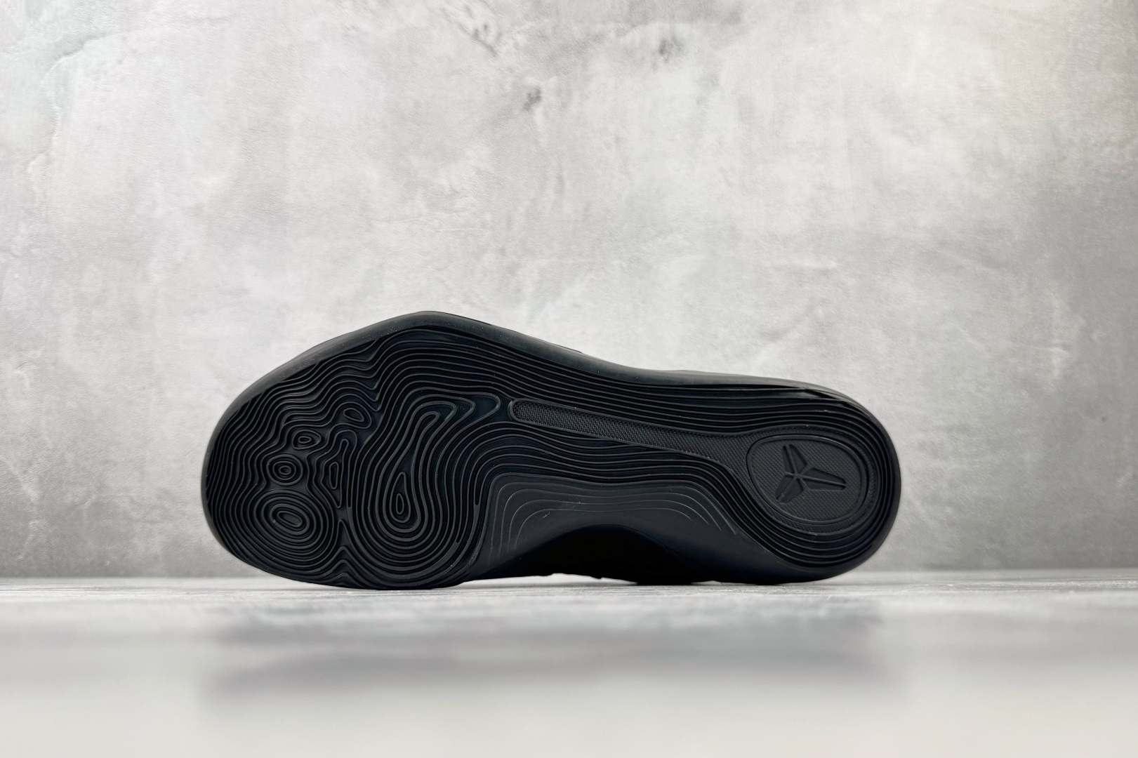 S2 Nike Kobe 9 Elite 黑色 货号:IH5095-002 尺码:40.5 41 42 42.5 43 S2 Nike Kobe 9 Elite 黑色 货号:IH5095-002 尺码:40.5 41 42 42.5 43