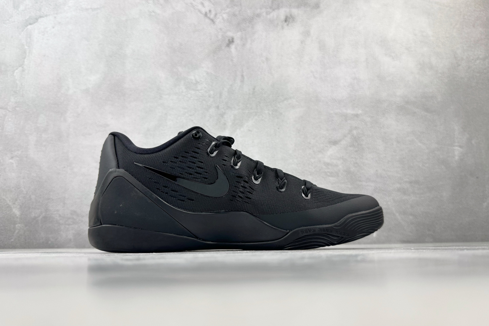 S2 Nike Kobe 9 Elite 黑色 货号:IH5095-002 尺码:40.5 41 42 42.5 43 S2 Nike Kobe 9 Elite 黑色 货号:IH5095-002 尺码:40.5 41 42 42.5 43