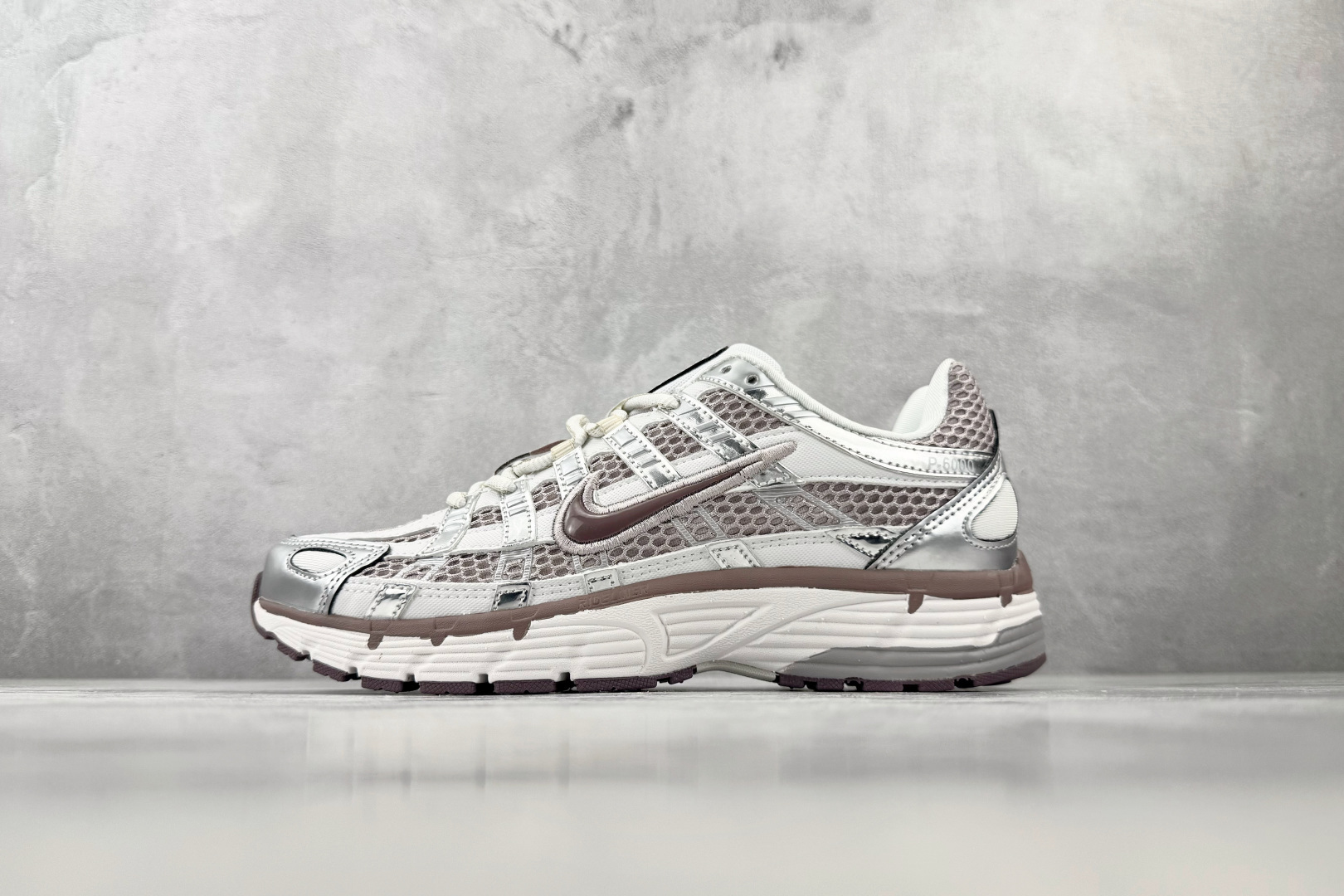 HN Nike P-6000 银白 货号：IB4019-019 尺码：36 36.5 37 38.5 39 40 40.
