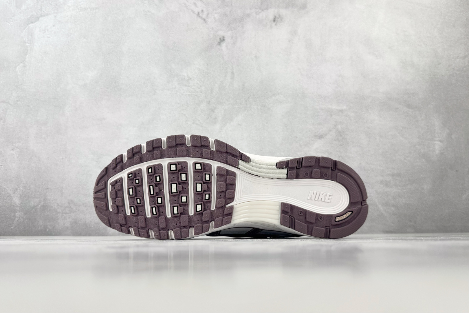 HN Nike P-6000 银白 货号：IB4019-019 尺码：36 36.5 37 38.5 39 40 40.