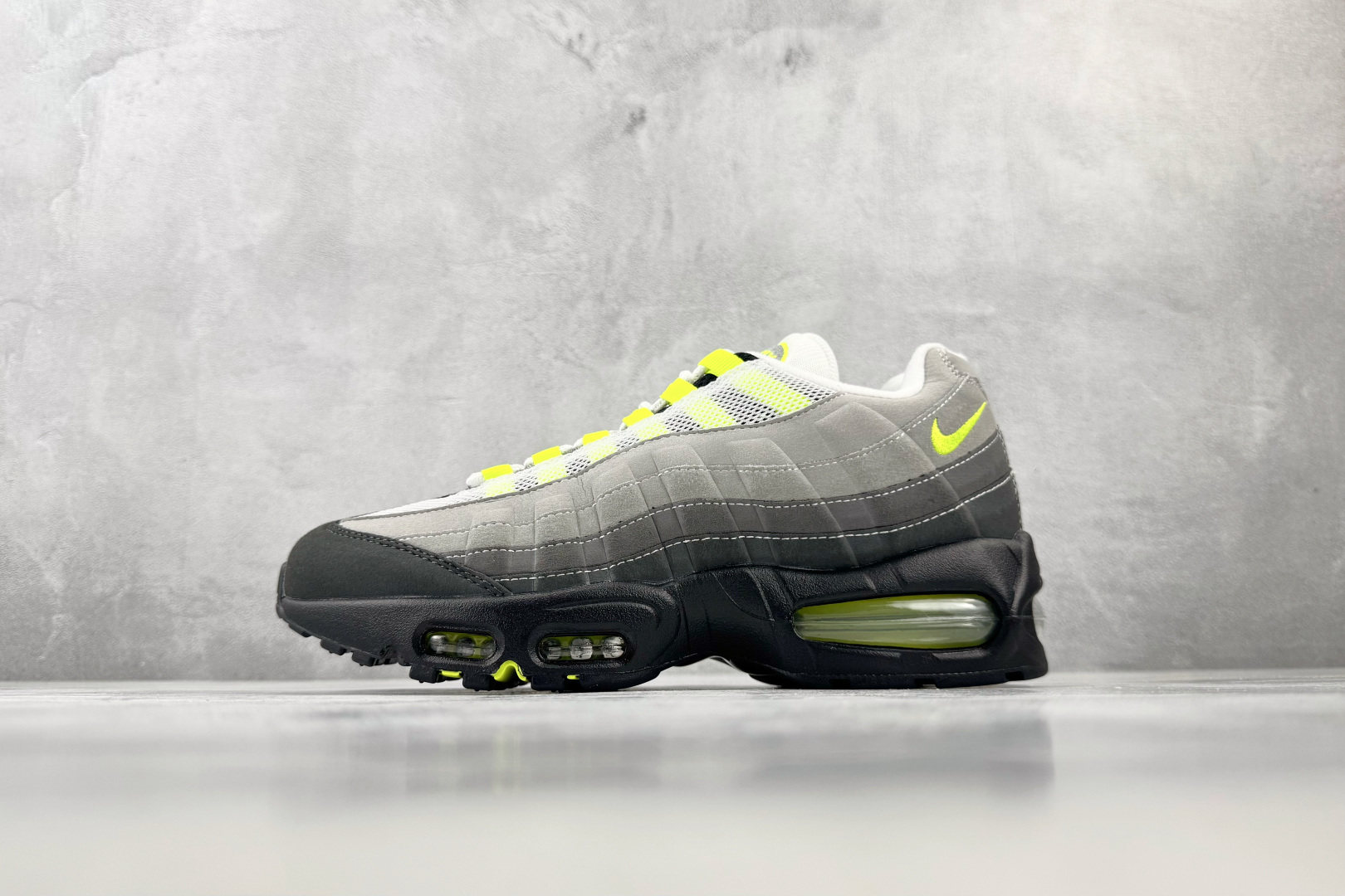 XP平台专供 Nike Air Max 95 Big Bubble "OG" 灰色 货号:HM4740-001 尺码:4 XP平台专供 Nike Air Max 95 Big Bubble "OG" 灰色 货号:HM4740-001 尺码:4