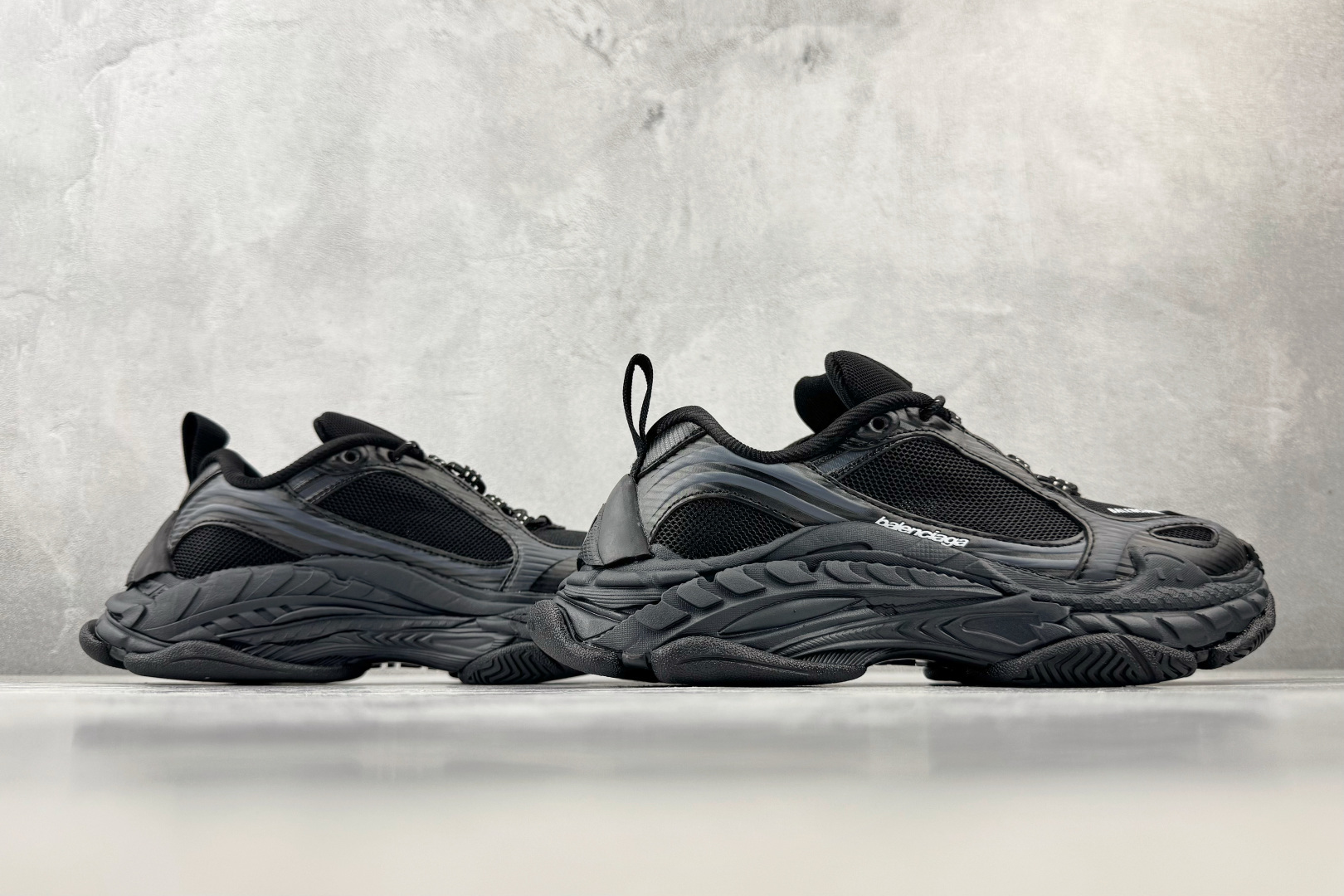 FK Balenciaga巴黎世家 Triple S .2 黑色拼深灰色 货号：WTRS21011 尺码：35 36 3