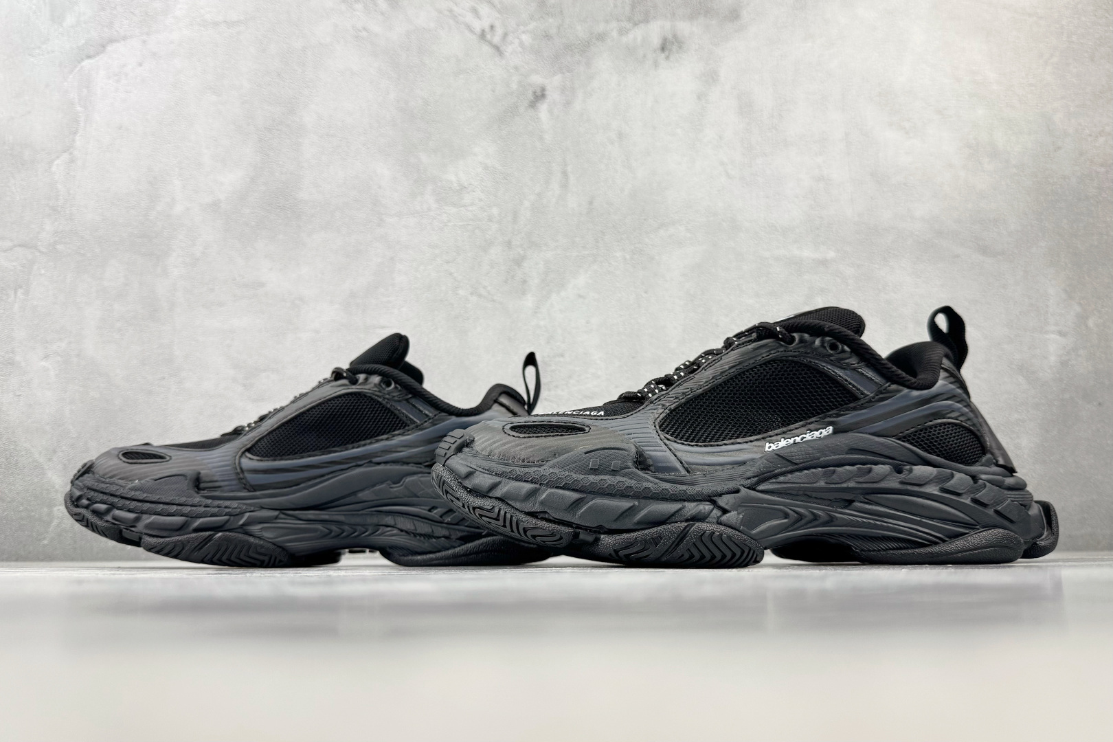 FK Balenciaga巴黎世家 Triple S .2 黑色拼深灰色 货号：WTRS21011 尺码：35 36 3
