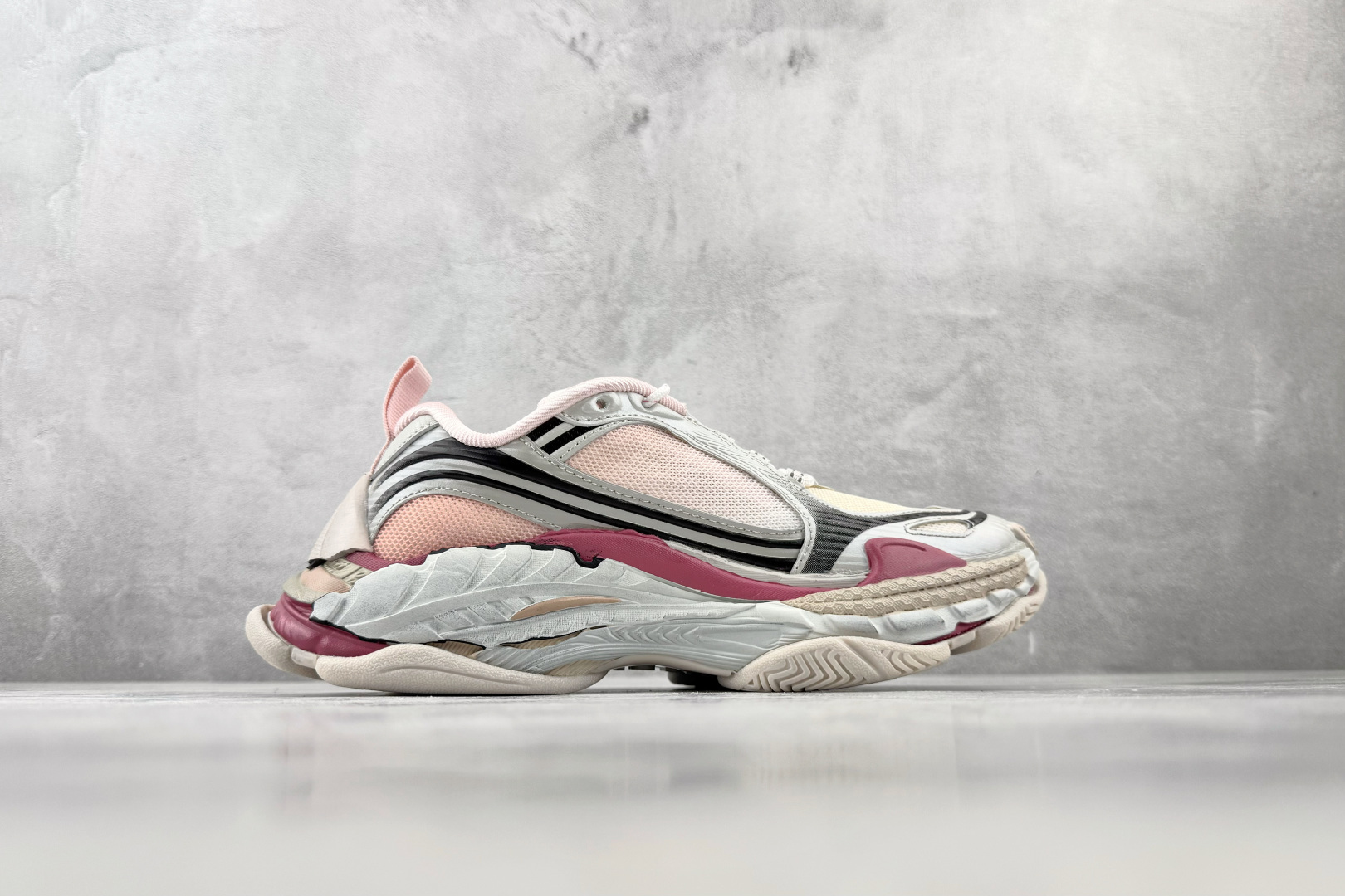 FK Balenciaga巴黎世家 Triple S .2 Gradient 粉紫色 货号:WTR2G6800 尺码:3 FK Balenciaga巴黎世家 Triple S .2 Gradient 粉紫色 货号:WTR2G6800 尺码:3