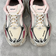 FK Balenciaga巴黎世家 Triple S .2 Gradient 粉紫色 货号:WTR2G6800 尺码:3 FK Balenciaga巴黎世家 Triple S .2 Gradient 粉紫色 货号:WTR2G6800 尺码:3