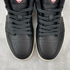 K2 Jordan Air Jordan 1 SE 黑白 货号:IO2047-001 尺码:36 36.5 37.5 3 K2 Jordan Air Jordan 1 SE 黑白 货号:IO2047-001 尺码:36 36.5 37.5 3