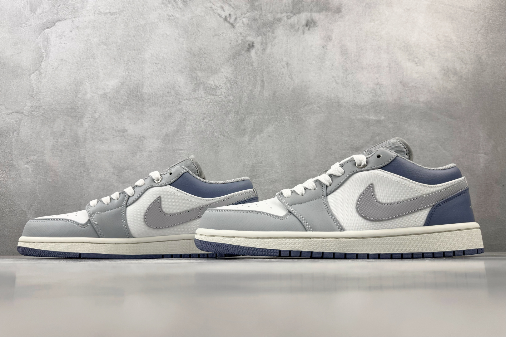 K2 Jordan Air Jordan 1 白银色 货号：IX5003-101 尺码：36 36.5 37.5 38 