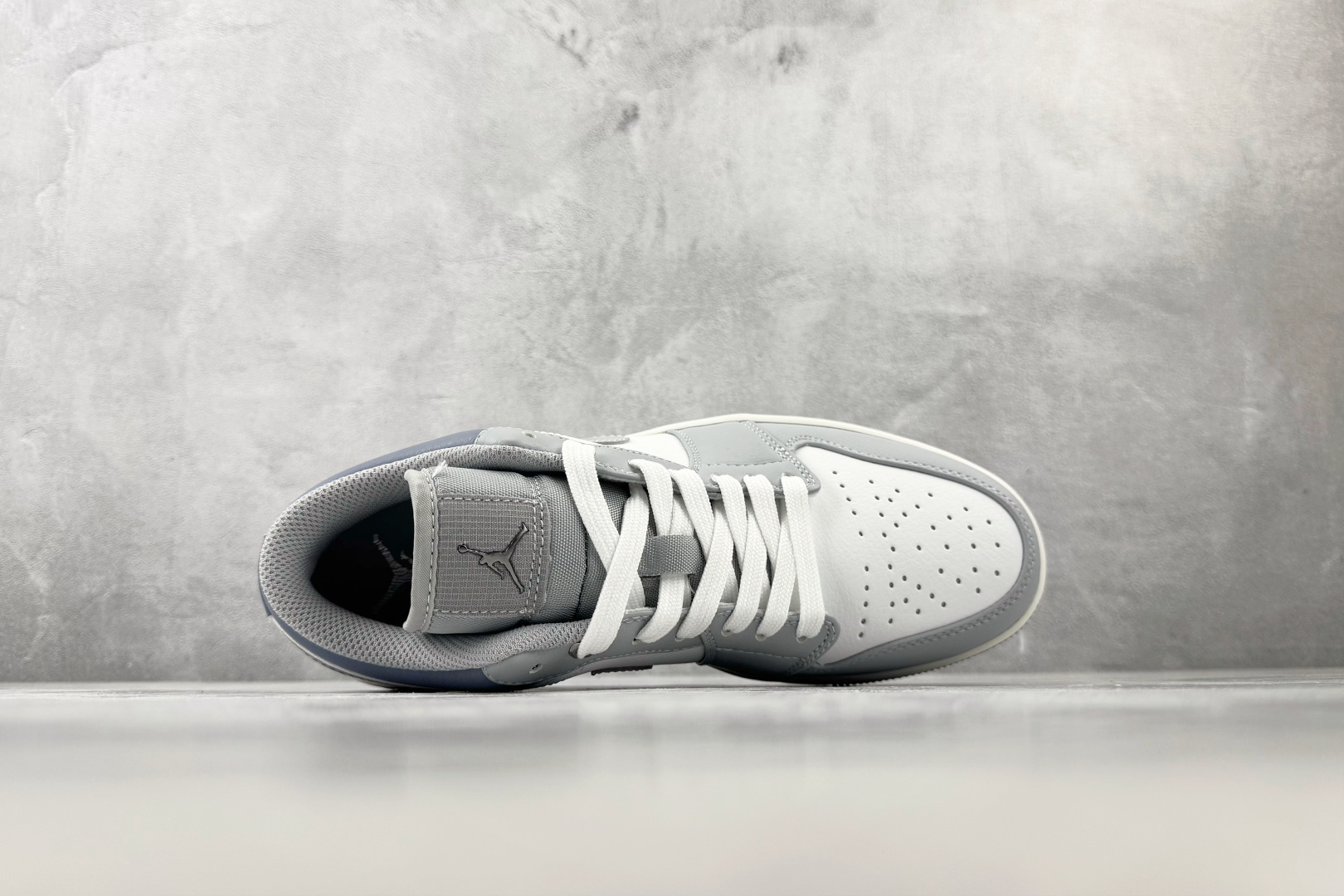 K2 Jordan Air Jordan 1 白银色 货号：IX5003-101 尺码：36 36.5 37.5 38 