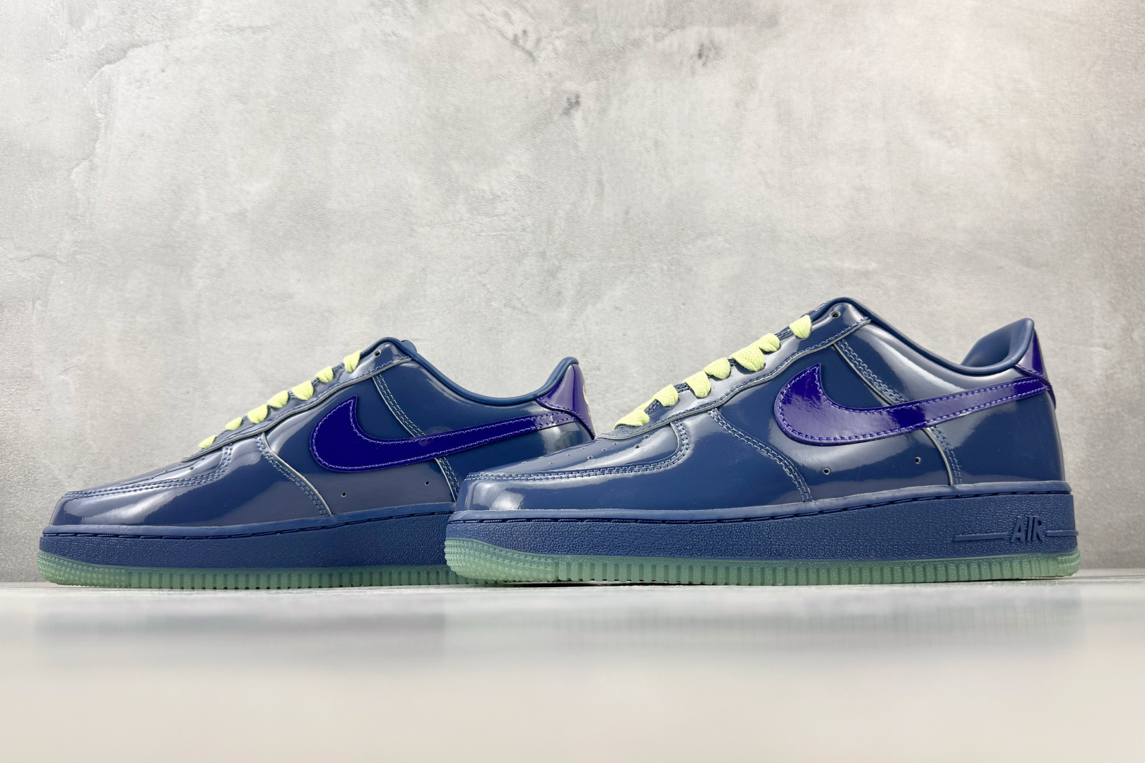 SF 原厂特供 Nike Air Force 1 Patent Pack 蓝色 货号:IO4489-400 尺码:35. SF 原厂特供 Nike Air Force 1 Patent Pack 蓝色 货号:IO4489-400 尺码:35.