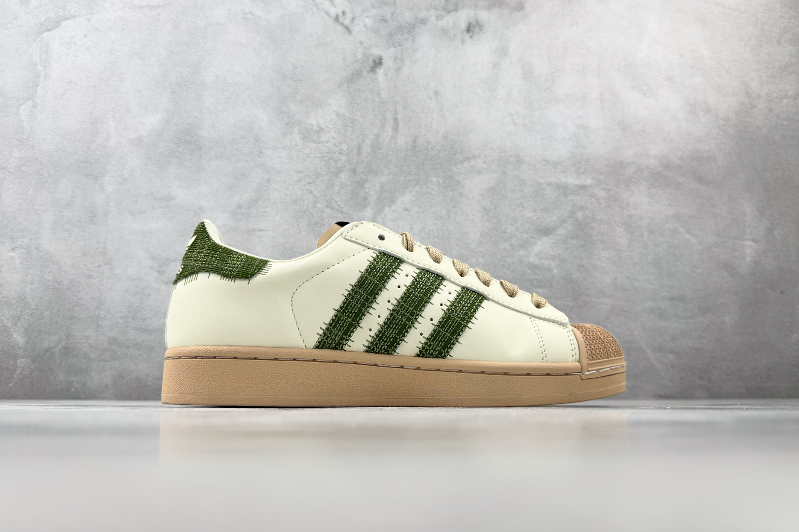 XP/H11 平台专供 adidas originals Superstar 2 米色 货号: KJ3967 尺码：35