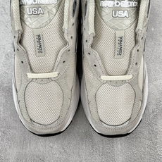 总裁Plus 顶级原版 New Balance × KITH NB 990 V3 米灰 货号:U990KT3 尺码:36 总裁Plus 顶级原版 New Balance × KITH NB 990 V3 米灰 货号:U990KT3 尺码:36