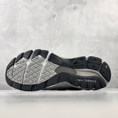 总裁Plus 顶级原版 New Balance × KITH NB 990 V3 米灰 货号:U990KT3 尺码:36 总裁Plus 顶级原版 New Balance × KITH NB 990 V3 米灰 货号:U990KT3 尺码:36