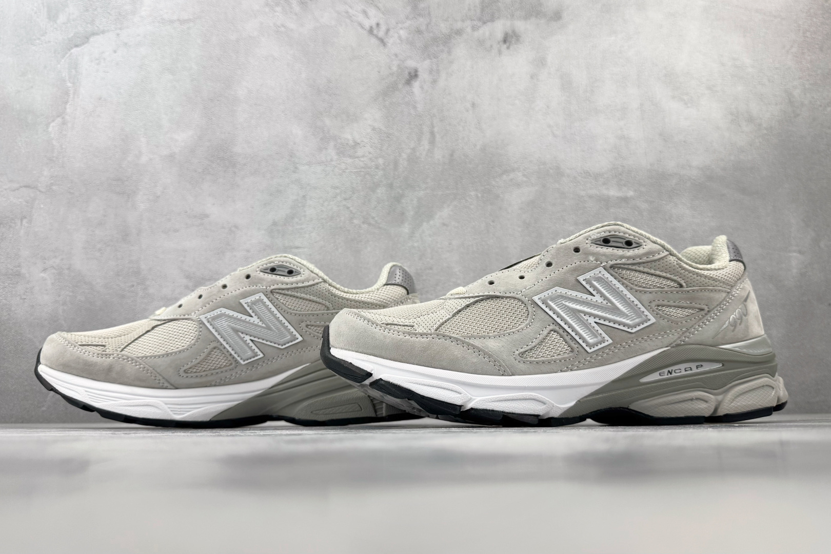 总裁Plus 顶级原版 New Balance × KITH NB 990 V3 米灰 货号:U990KT3 尺码:36 总裁Plus 顶级原版 New Balance × KITH NB 990 V3 米灰 货号:U990KT3 尺码:36
