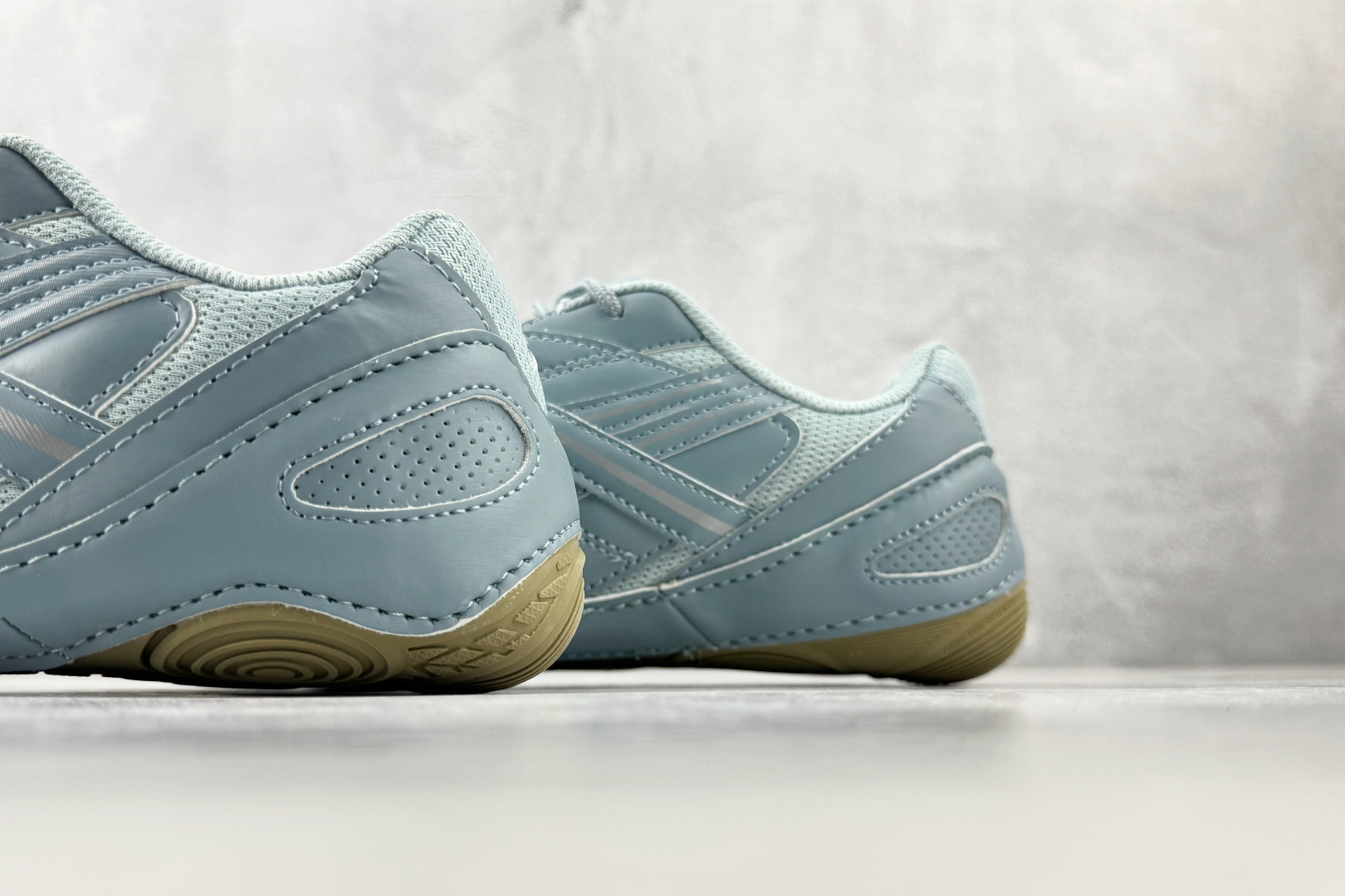 HX ASICS Hypersync 蓝色 货号:1203A879-400 尺码:36 36.5 37 38.5 39 HX ASICS Hypersync 蓝色 货号:1203A879-400 尺码:36 36.5 37 38.5 39