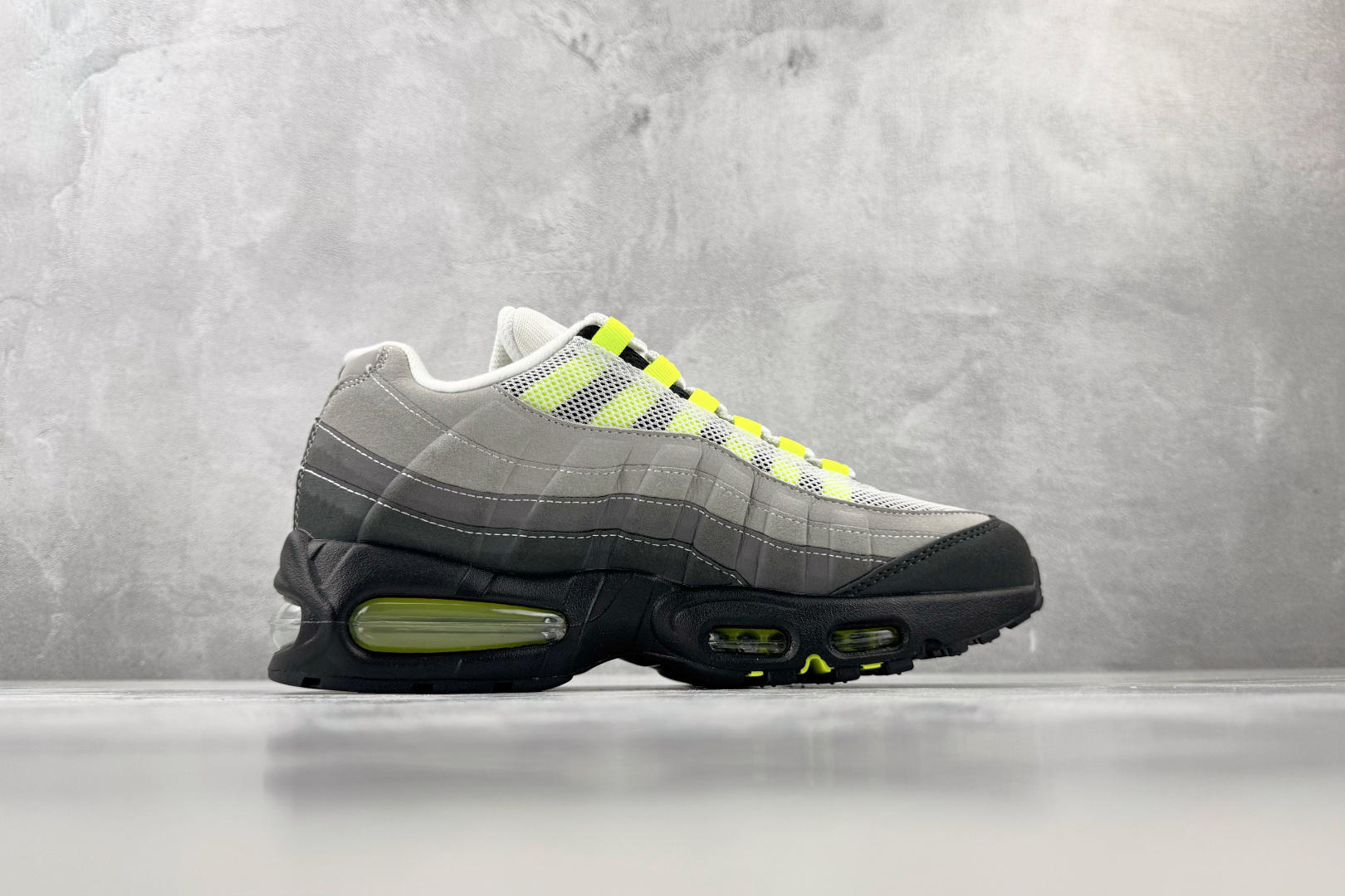 XP平台专供 Nike Air Max 95 Big Bubble "OG" 灰色 货号:HM4740-001 尺码:4 XP平台专供 Nike Air Max 95 Big Bubble "OG" 灰色 货号:HM4740-001 尺码:4