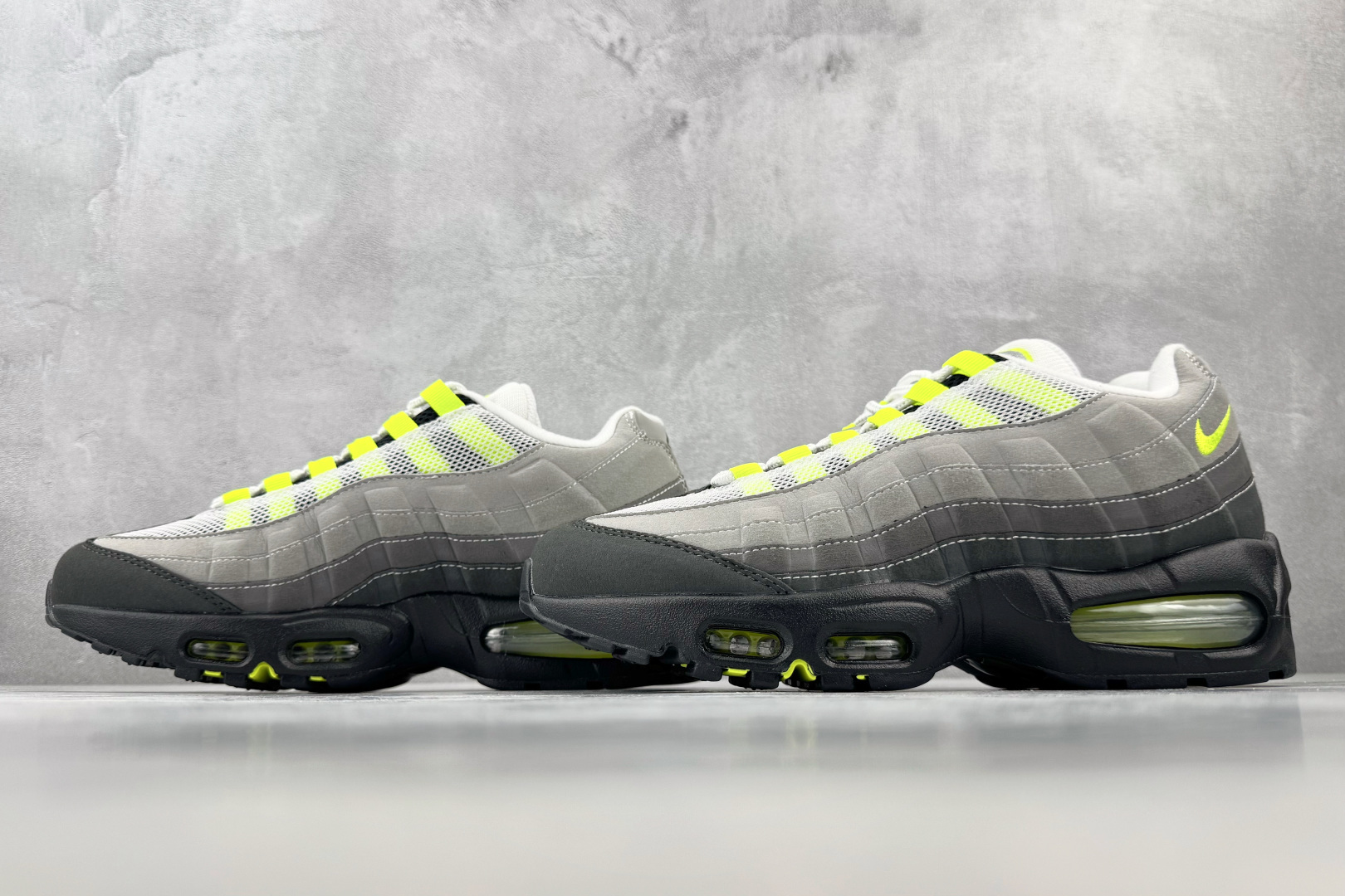 XP平台专供 Nike Air Max 95 Big Bubble "OG" 灰色 货号:HM4740-001 尺码:4 XP平台专供 Nike Air Max 95 Big Bubble "OG" 灰色 货号:HM4740-001 尺码:4
