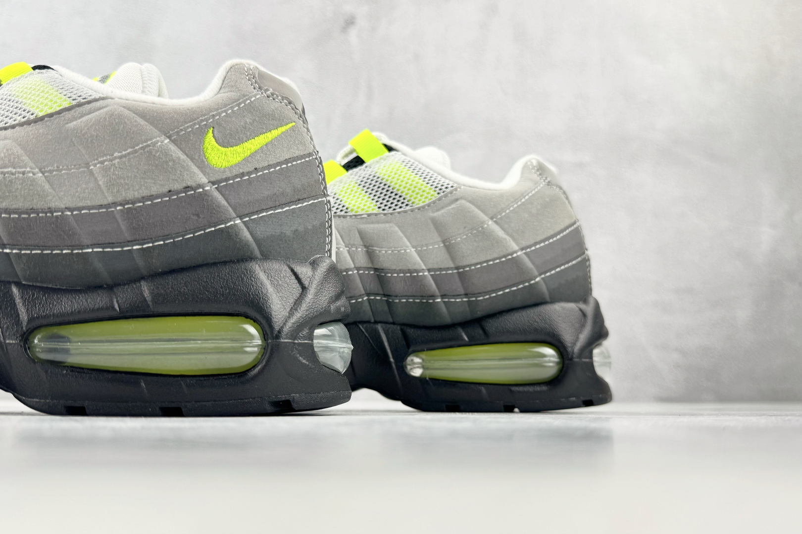 XP平台专供 Nike Air Max 95 Big Bubble "OG" 灰色 货号:HM4740-001 尺码:4 XP平台专供 Nike Air Max 95 Big Bubble "OG" 灰色 货号:HM4740-001 尺码:4