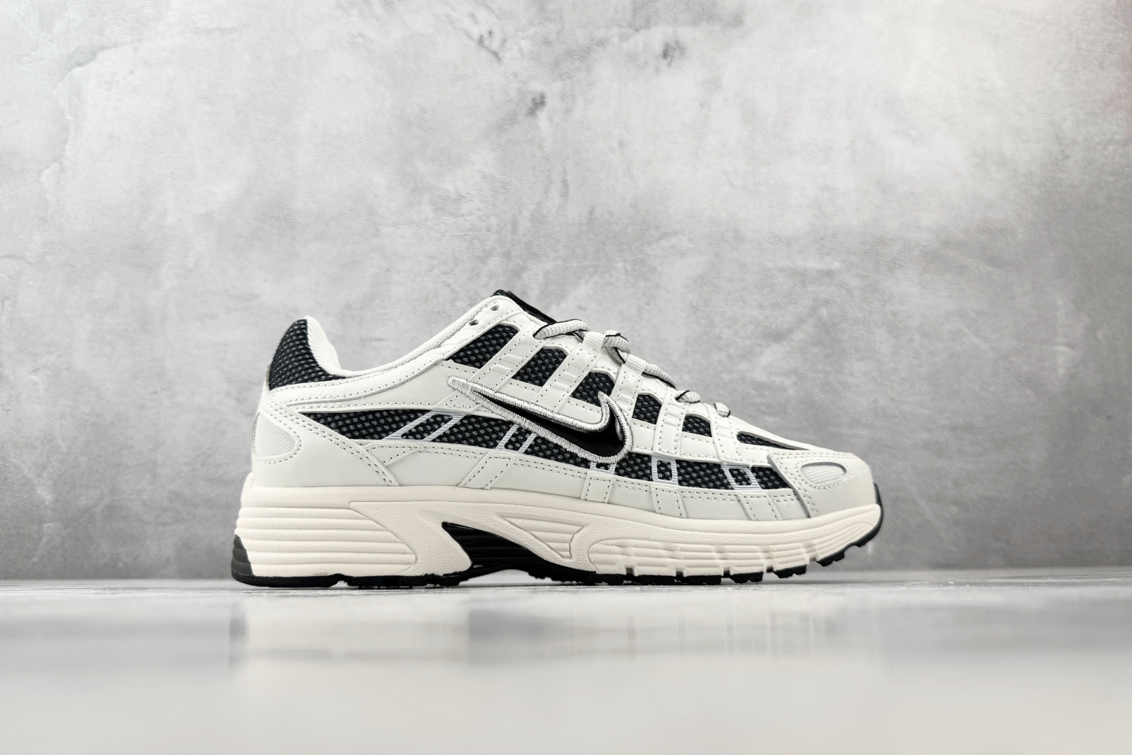 HN Nike P-6000 白色 货号:IO8711-101 尺码:36 36.5 37 38.5 39 40 40. HN Nike P-6000 白色 货号:IO8711-101 尺码:36 36.5 37 38.5 39 40 40.
