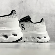 XC2.0 On Cloudtilt 白黑 货号:3WE 尺码:36 36.5 37 38.5 39 40 40.5 4 XC2.0 On Cloudtilt 白黑 货号:3WE 尺码:36 36.5 37 38.5 39 40 40.5 4
