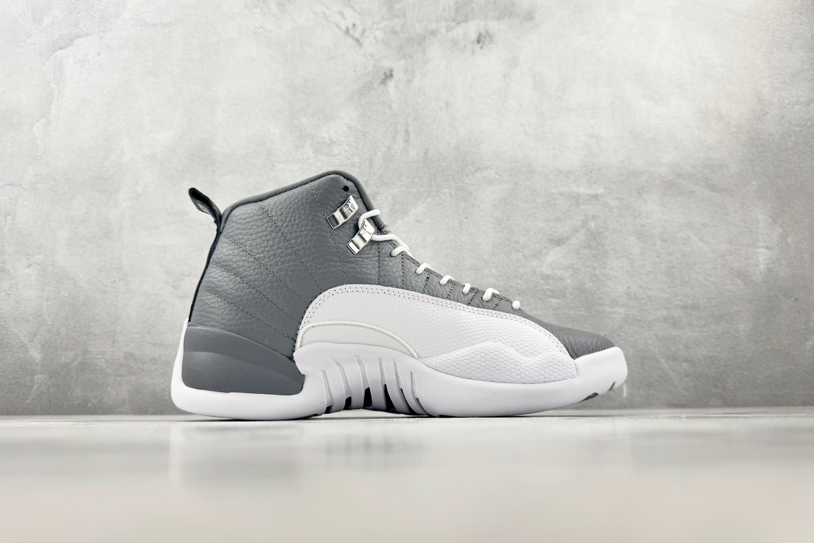 XP平台专供 Jordan Air Jordan 12 retro "stealth" 灰白 货号:CT8013-015 XP平台专供 Jordan Air Jordan 12 retro "stealth" 灰白 货号:CT8013-015